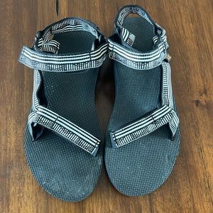 Unworn Teva!